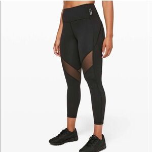 LULULEMON x Barry’s “Stonger as One” tight 25” leggings Size 4